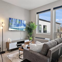 1 Bed w/Gym by Historic Riverfront District!