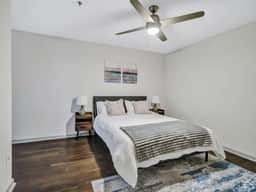 2bed•2bath Heart of Downtown w/Panoramic Views - Image 5