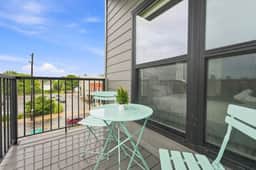 Spacious 2BR Apt | Rooftop + Downtown Columbus - Image 4