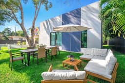 3BR/2BA|Vivid Vibe Villa|Gated Driveway & Backyard - Image 5