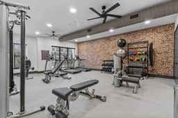 Luxury King 1BD suite w Pool/Gym/Office & Parking - Image 5