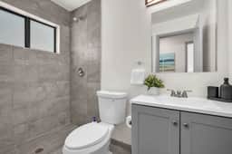 6BR|4BA| Art House W Gated Yard|5 min to Wyn Walls - Image 5