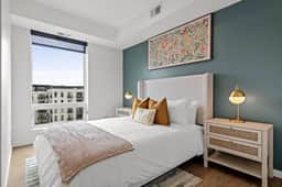 Luxury Uptown 2Bed Condo with Patio |Gym |Office - Image 4