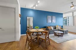 Luxe Apt W/Parking CityView|Pool|Gym|PoolTable - Image 5