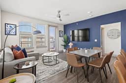 Stylish 2BR Near Uptown & Medical District - Image 5