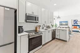 1BD King Retreat w Gym, Wi-Fi, Office & Mins to DT - Image 5