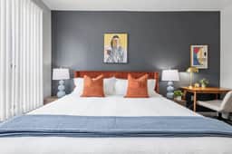 1BR / Sleeps 3 - Luxury Pool, Mall, Parking - Image 3