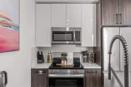 Modern 1BR Condo & Parking by Zoo, Museums, UPenn - Image 3