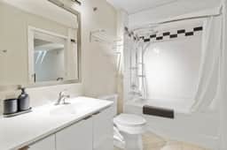 1Bed/1.5Bath Gym+Pool, Stadium. - Image 4