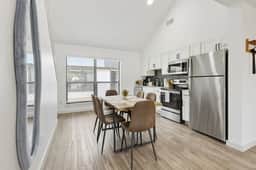 Sleeps 5 ~ Near American Airlines Center + the Medical District + Downtown/Uptown - Image 5
