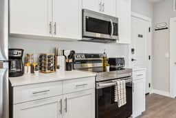 Modern 1BR/1BA Comfort in Columbus - Image 3