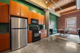 Stylish 2BR Downtown St. Louis Escape - Image 5