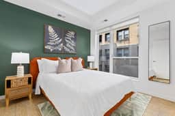 Sleek & Urban 1 Bed 1 Bath with Gym, Wi-fi & Patio - Image 2