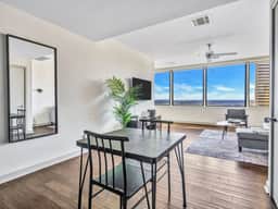 Scenic Views•FreeParking•8min to American Airlines - Image 4