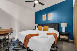 Charming 1BR Stay Near Detroit’s Midtown - Image 2