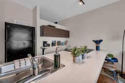 Midtown Modern 1BR  | Near Wayne State & DIA - Image 3