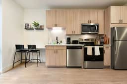 Cozy 1BR/1BA + Gym Near UPMC & Carnegie Mellon - Image 3