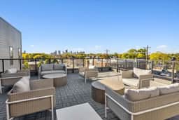 Stylish 1BR with rooftop access near Franklin Park - Image 3