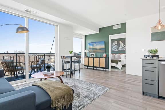 Uptown Escape with Stunning Downtown Views - Image 1