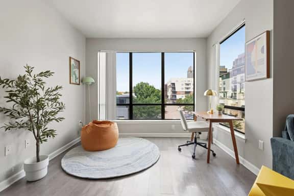 Galleria Retreat | Pool | Free Parking | Gym - Image 1