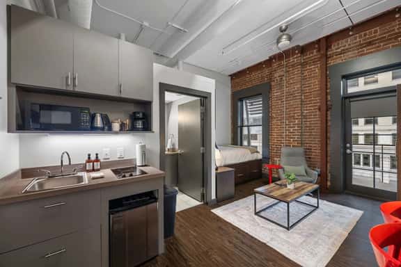 Modern Interior | 1 Bed/Bath | Near Chatta Market - Image 1