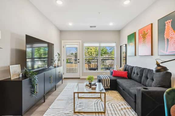 Modern 1BR/1BA Comfort in Columbus - Image 1