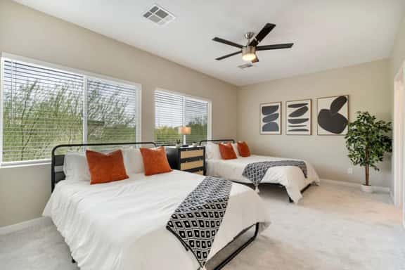 King beds | Pool | Near Stadium, Aquatic Cnt - Image 1