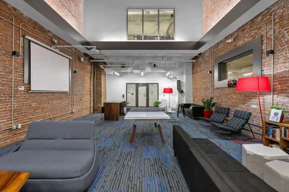 Modern Historic Interior | 1 Bed/Bath | Near Zoo - Image 1