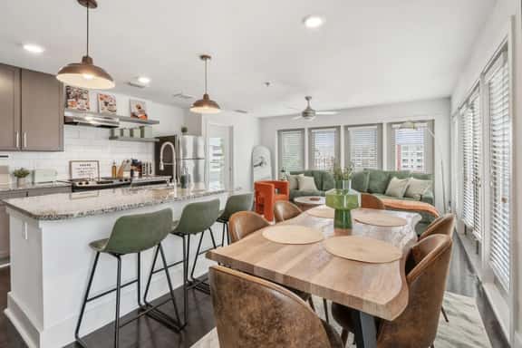 Lux 2BR| Rooftop Deck | Beltline+DT | Free Parking - Image 1