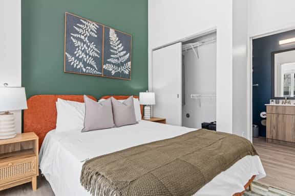 Modern & Cozy Stay in Minneapolis | Rooftop! - Image 1