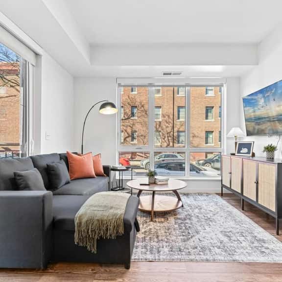 Uptown Chic 2BR 2BA w Gym near Lake, Trail & Shops - Image 1
