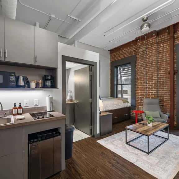Modern Interior | 1 Bed/Bath | Near Chatta Market - Image 1