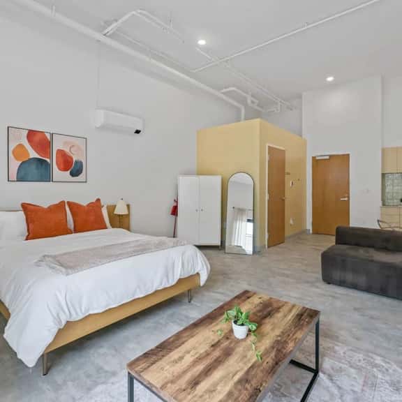 1 Bed|1 Bath | Beautiful Northshore Close to DT - Image 1