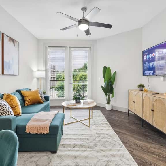 Luxury 1BR | Midtown Dallas | Pool, Gym, Free Park - Image 1