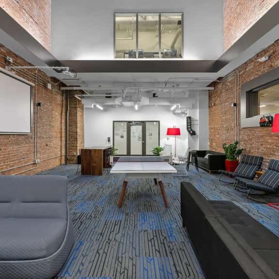 Modern Historic Interior | 1 Bed/Bath | Near Zoo - Image 1