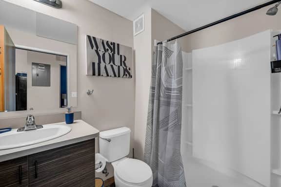 Chic 1BR Retreat in Midtown Detroit - Image 4