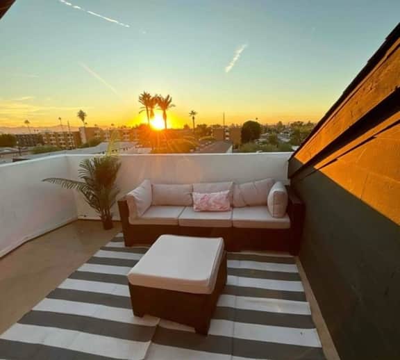 King Beds | Pool | Near Airport, DT, ConventionC - Image 3