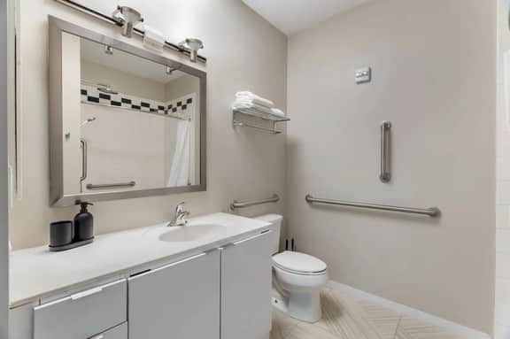 1 Bed+co-working+Stadium+CBD! - Image 5