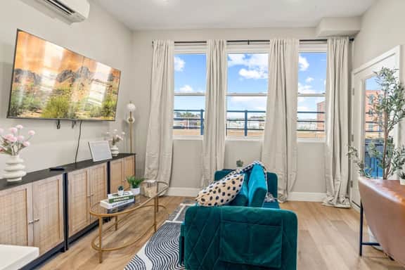Luxury 1BR|1BA in the Heart of Fishtown - Image 5