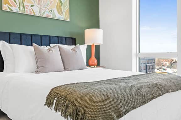 Uptown Escape with Stunning Downtown Views - Image 2