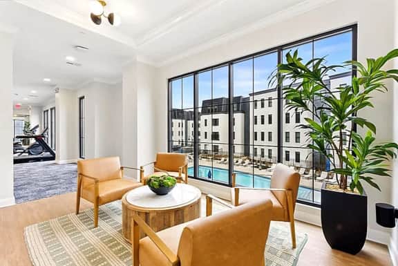 Luxury Italian vibe 3Bed | Pool, Gym, Parking - Image 4