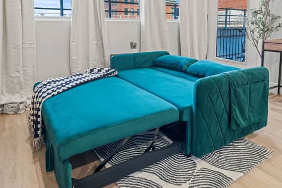 Cozy 1BR|1BA Retreat in Philly - Image 5