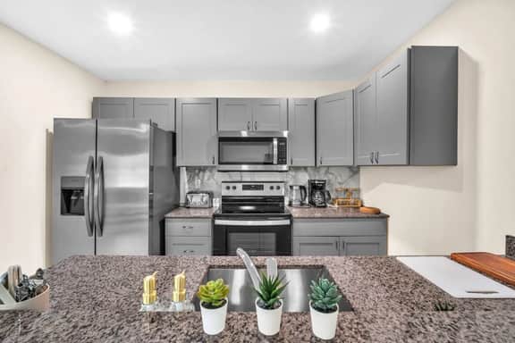 6BR|4BA| Art House W Gated Yard|5 min to Wyn Walls - Image 4