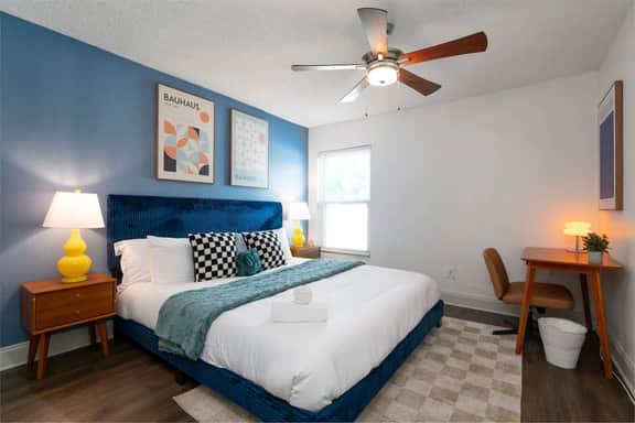 Bright 2BR Tampa Retreat • Near Bay & Downtown - Image 3