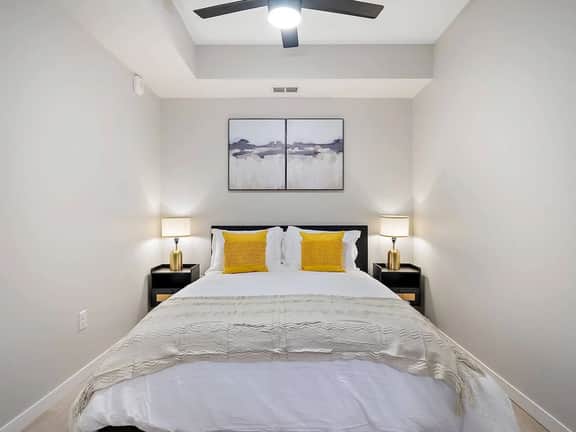 1 Bed+co-working+US bank Stadium+heart of DT! - Image 2