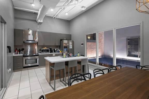 Modern Interior | 1 Bed/Bath | Near Chatta Market - Image 4