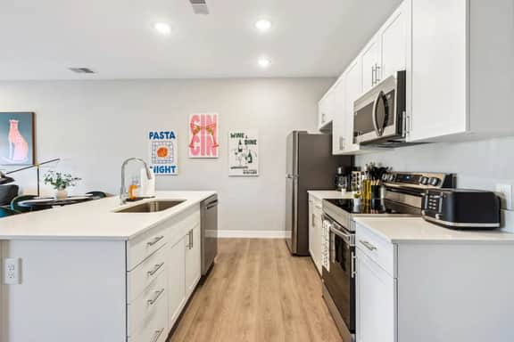 Chic 1BR/1BA Haven in Columbus - Image 3