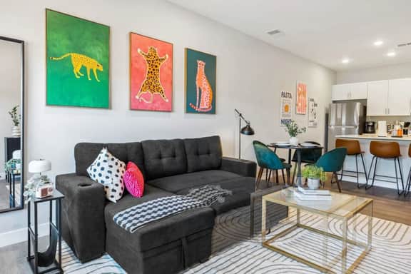 Chic 1BR/1BA Haven in Columbus - Image 5