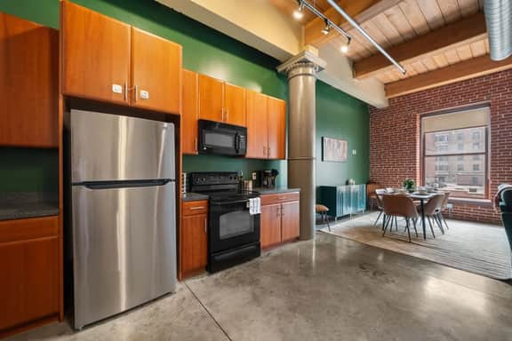 Stylish 2BR Downtown St. Louis Escape - Image 5