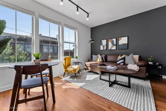 Stylish Modern 2 Beds loft in DT Memphis - Image 2